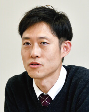 市民課 窓口係長 川村 哲司 氏